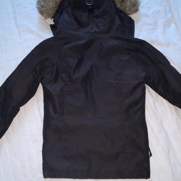 Black short aritzia winter jacket - Picture 8 of 8